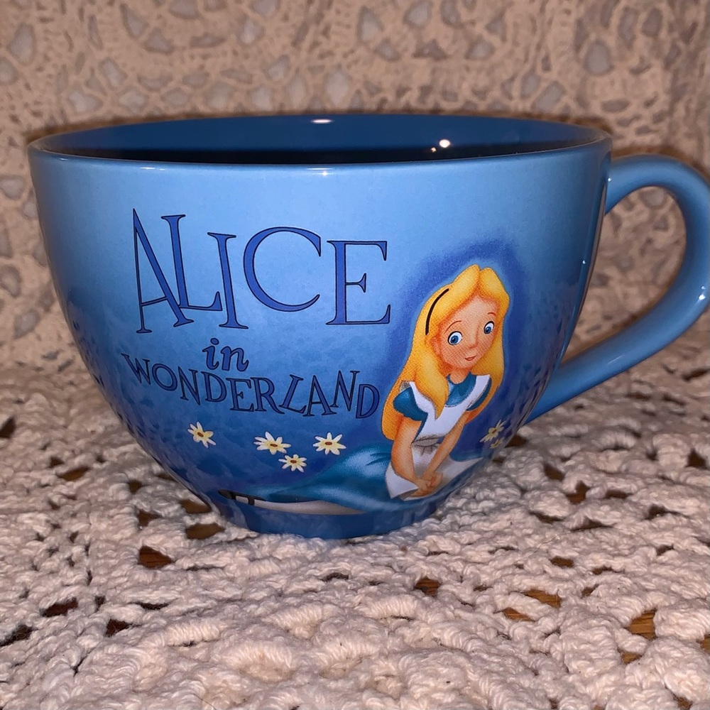 Disney Alice in Wonderland large mug/cup